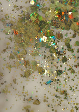 Load image into Gallery viewer, L 2937 Glittery Green Nail Polish – 15ml | High Gloss, Gel Like Finish Sparkling Green Nail Polish | Glitter Green Nail Lacquer